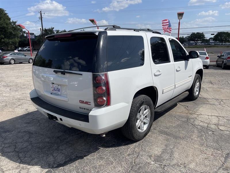 GMC Yukon 2WD 4dr 1500 SLE 2011