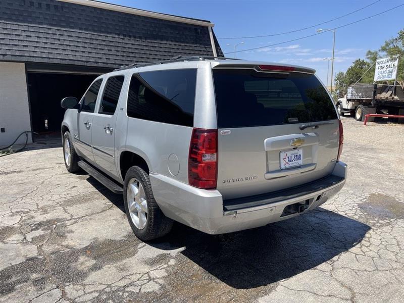 Chevrolet Suburban 2WD 4dr 1500 LTZ 2011