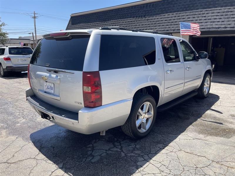 Chevrolet Suburban 2WD 4dr 1500 LTZ 2011