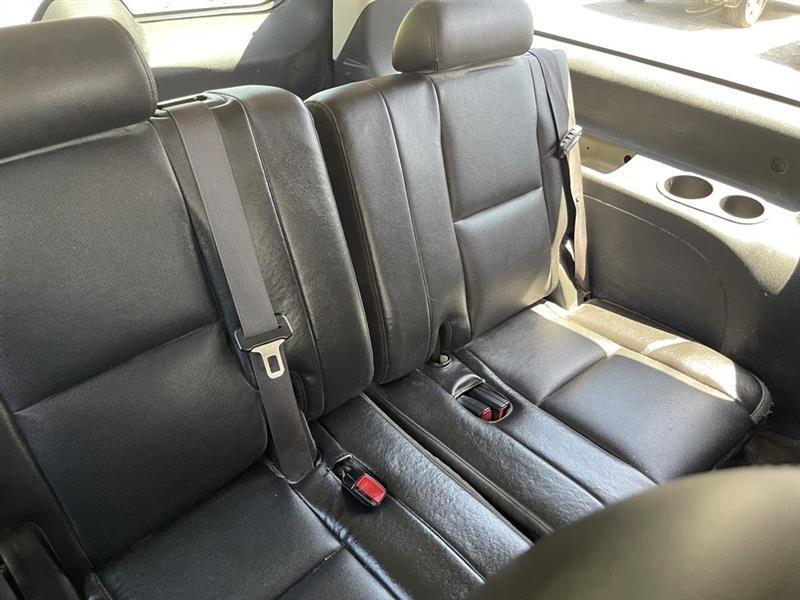 Chevrolet Suburban 2WD 4dr 1500 LTZ 2011