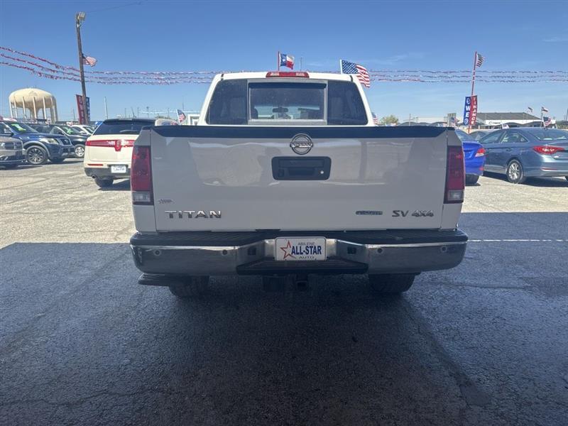 Nissan Titan 4WD Crew Cab SWB SV 2015