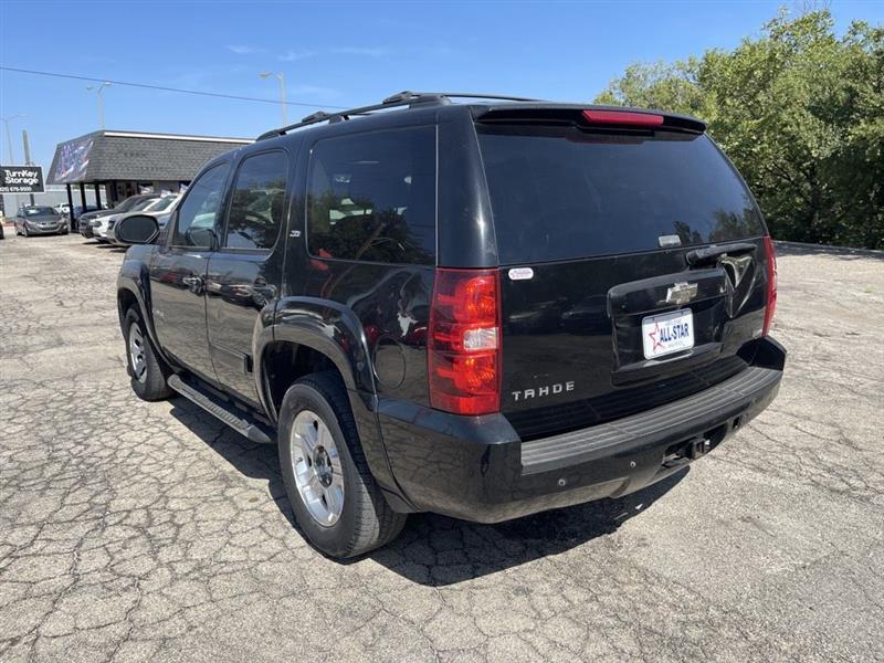Chevrolet Tahoe photo 4