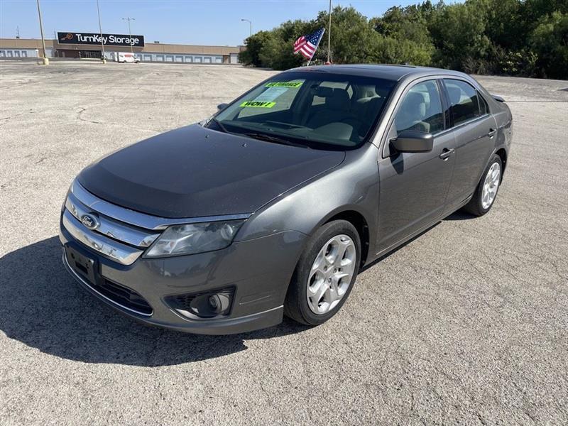 Ford Fusion photo 2