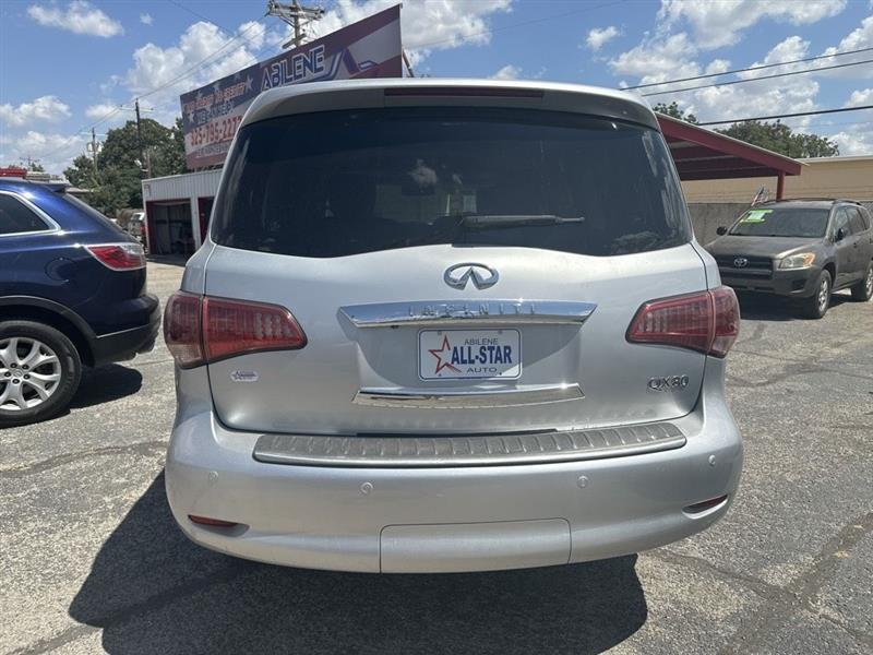 Infiniti QX80 photo 4