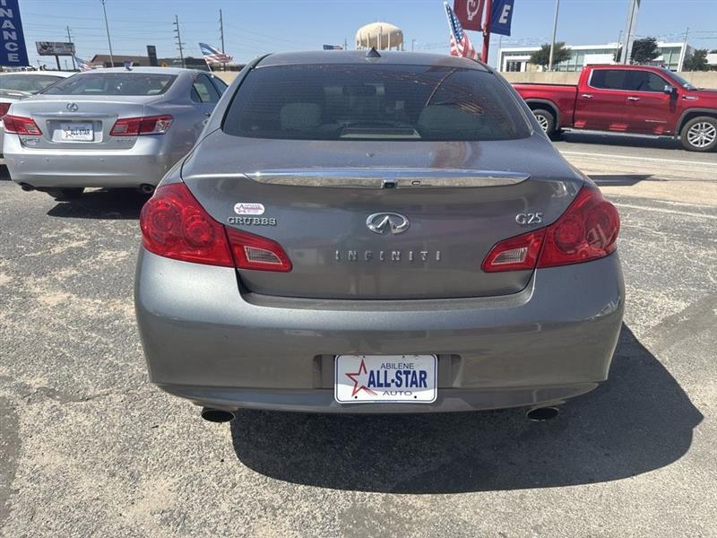 Infiniti G25 photo 4