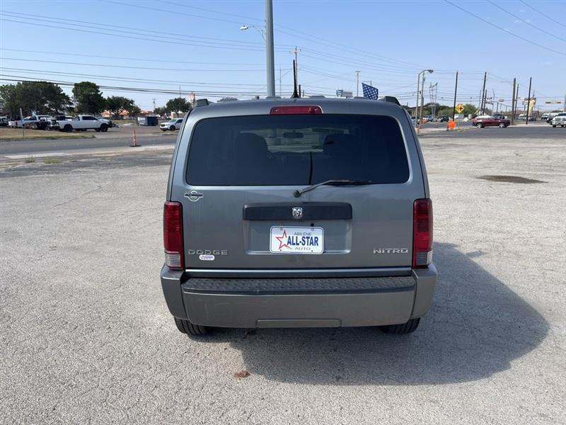 Dodge Nitro photo 5