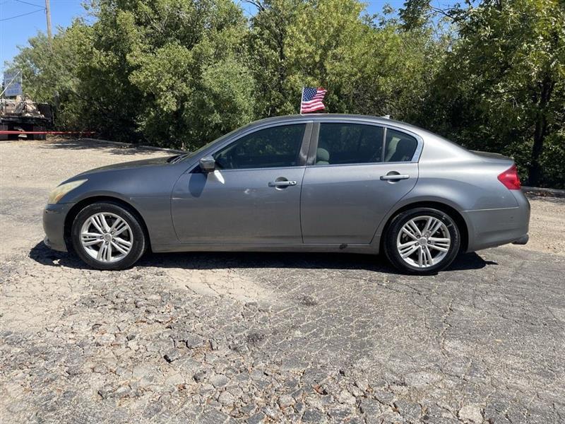Infiniti G37 photo 3