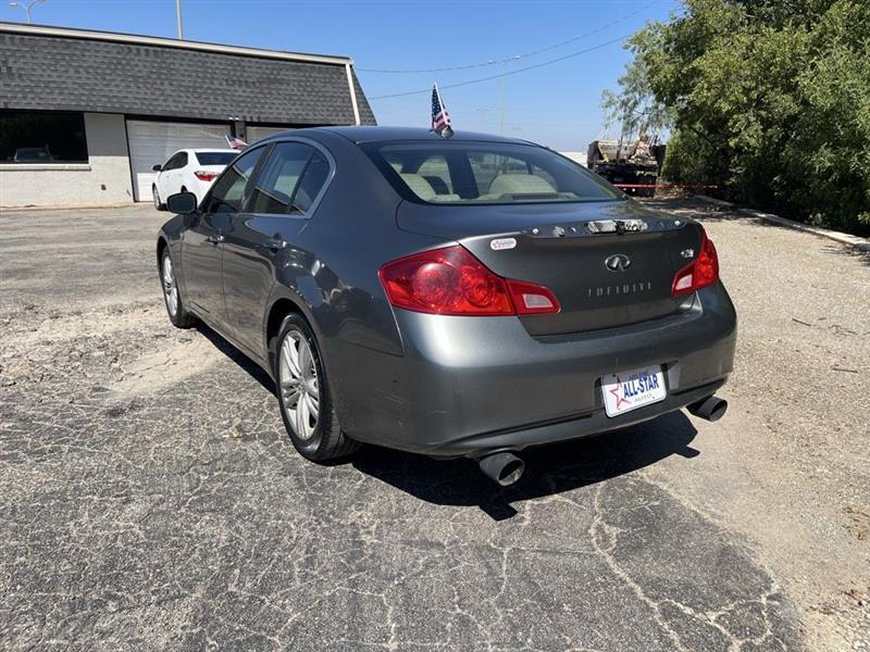Infiniti G37 photo 4