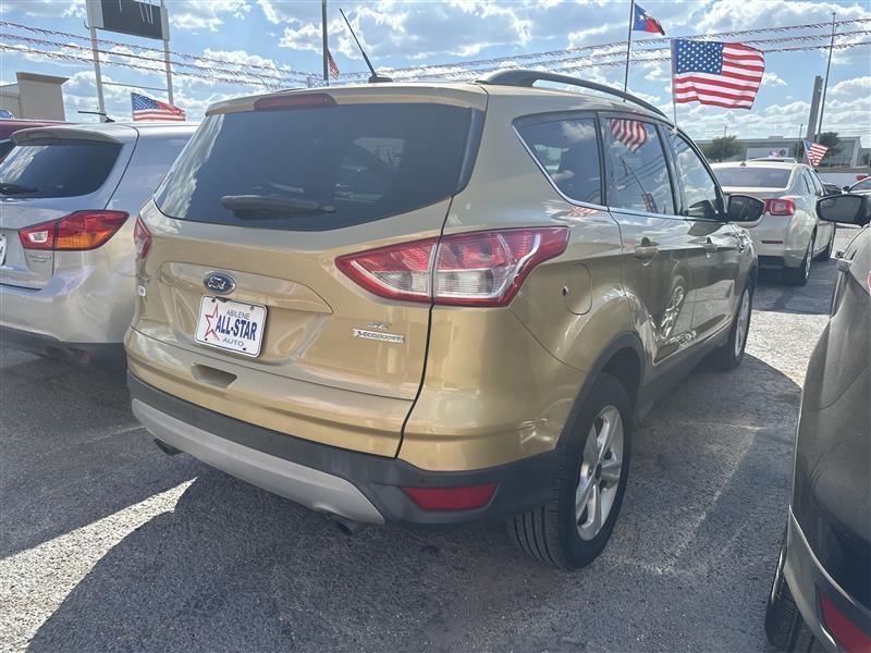 Ford Escape photo 5