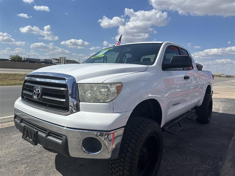 Toyota Tundra photo 2