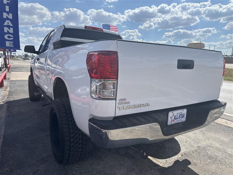 Toyota Tundra photo 3
