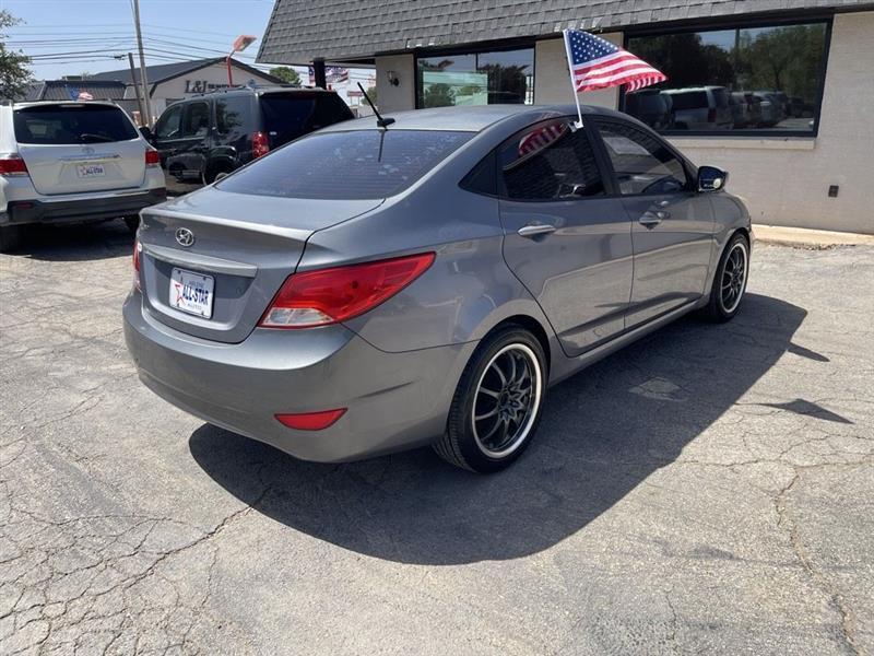 Hyundai Accent photo 7