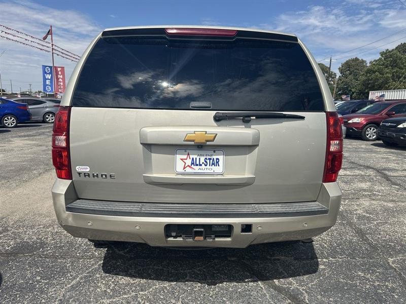 Chevrolet Tahoe photo 4