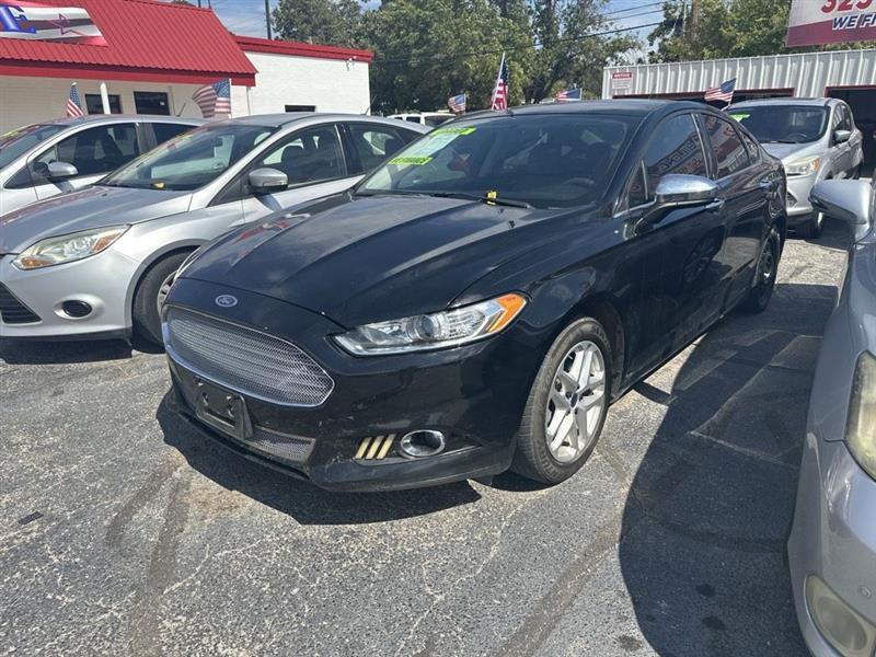 Ford Fusion photo 2