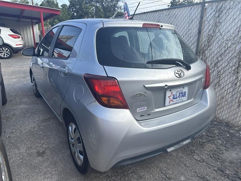 Toyota Yaris 5dr Liftback Man SE (Natl) 2015