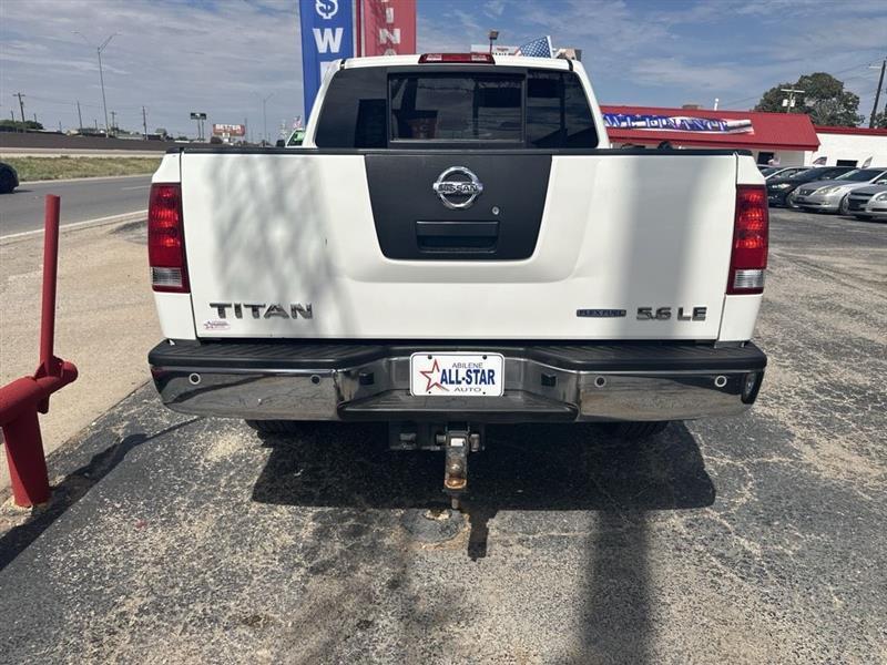 Nissan Titan 2WD Crew Cab SWB LE 2010