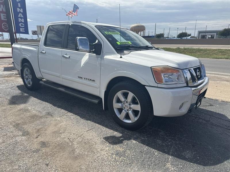 Nissan Titan 2WD Crew Cab SWB LE 2010