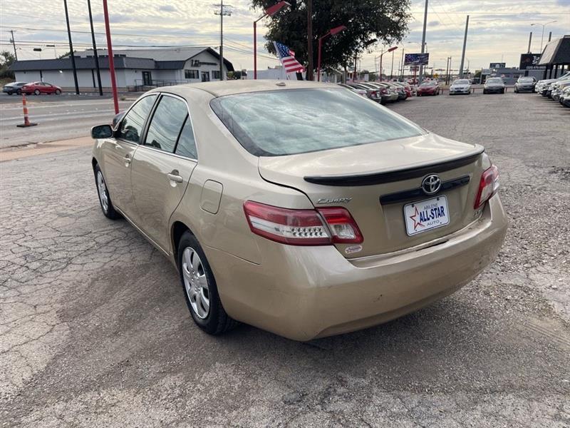Toyota Camry photo 4