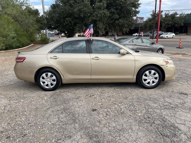 Toyota Camry photo 7
