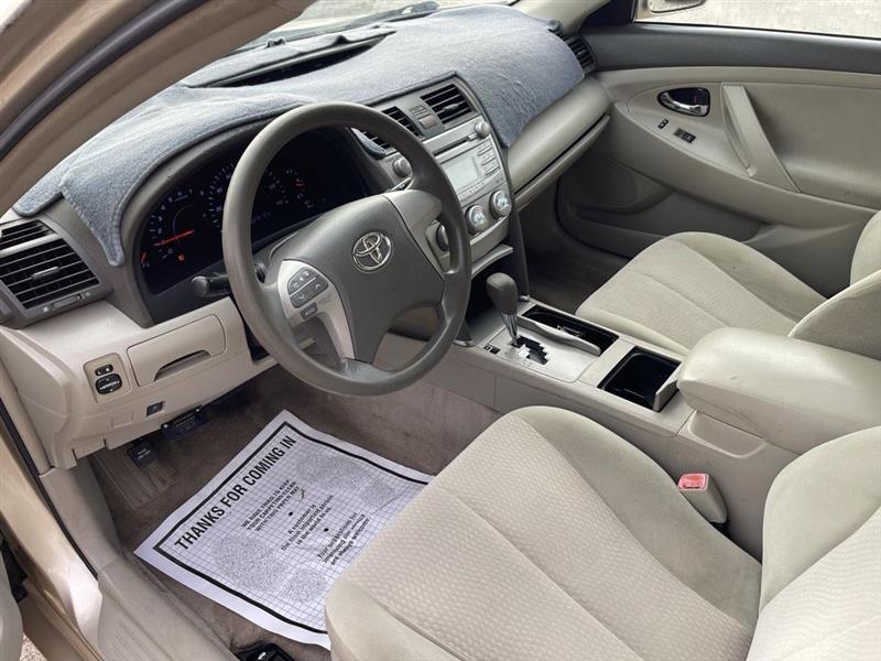 Toyota Camry photo 10
