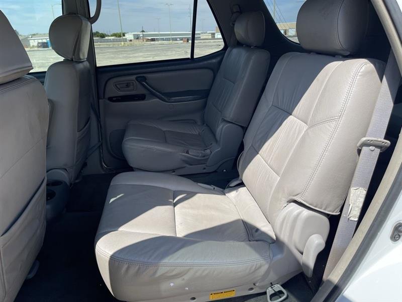 Toyota Sequoia 2WD 4dr SR5 (Natl) 2007