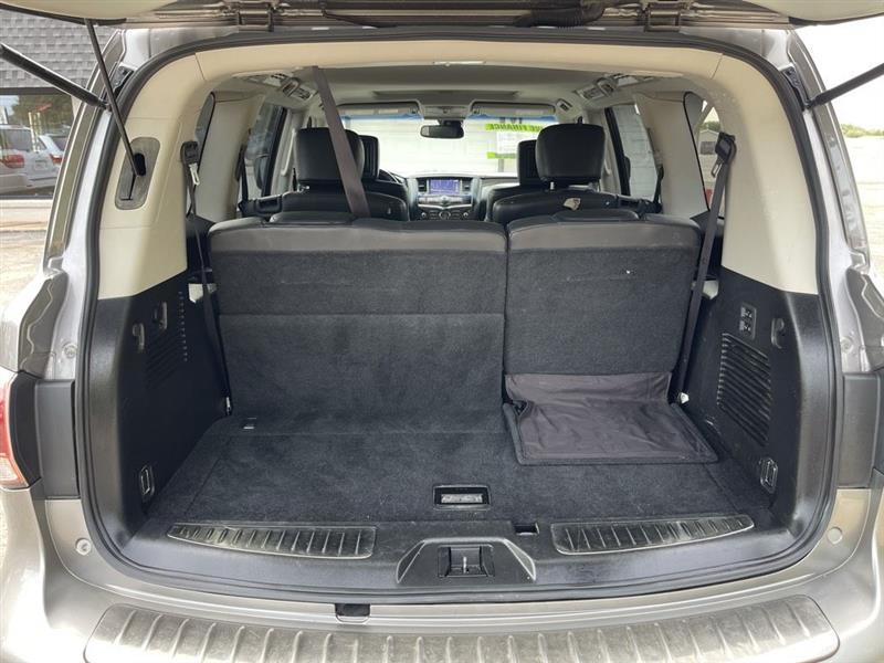 Infiniti QX80 photo 9