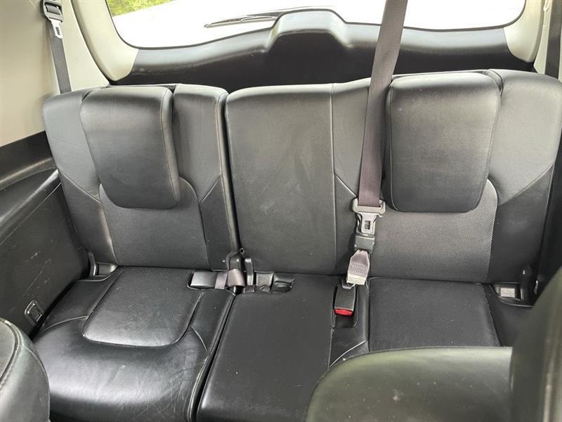 Infiniti QX80 photo 10