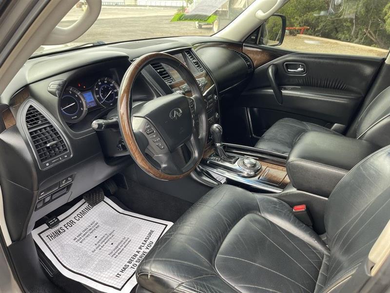 Infiniti QX80 photo 12