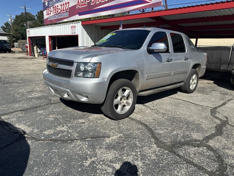 Chevrolet Avalanche photo 2