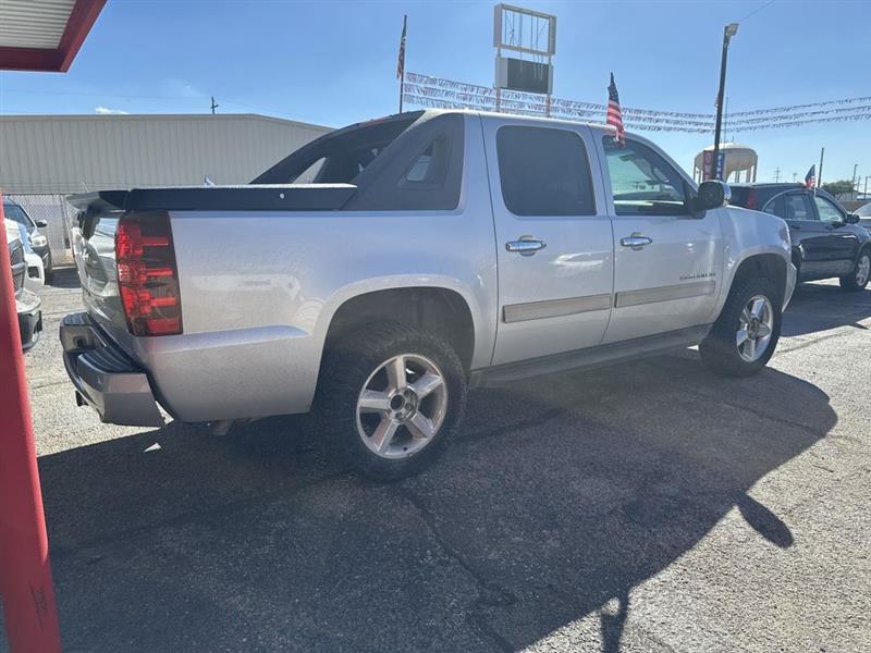 Chevrolet Avalanche photo 5