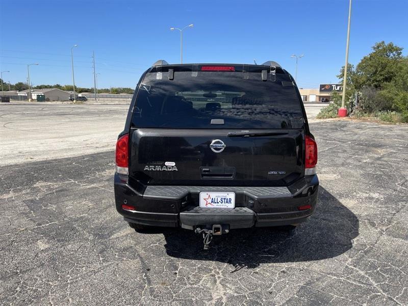 Nissan Armada 2WD 4dr SV 2013