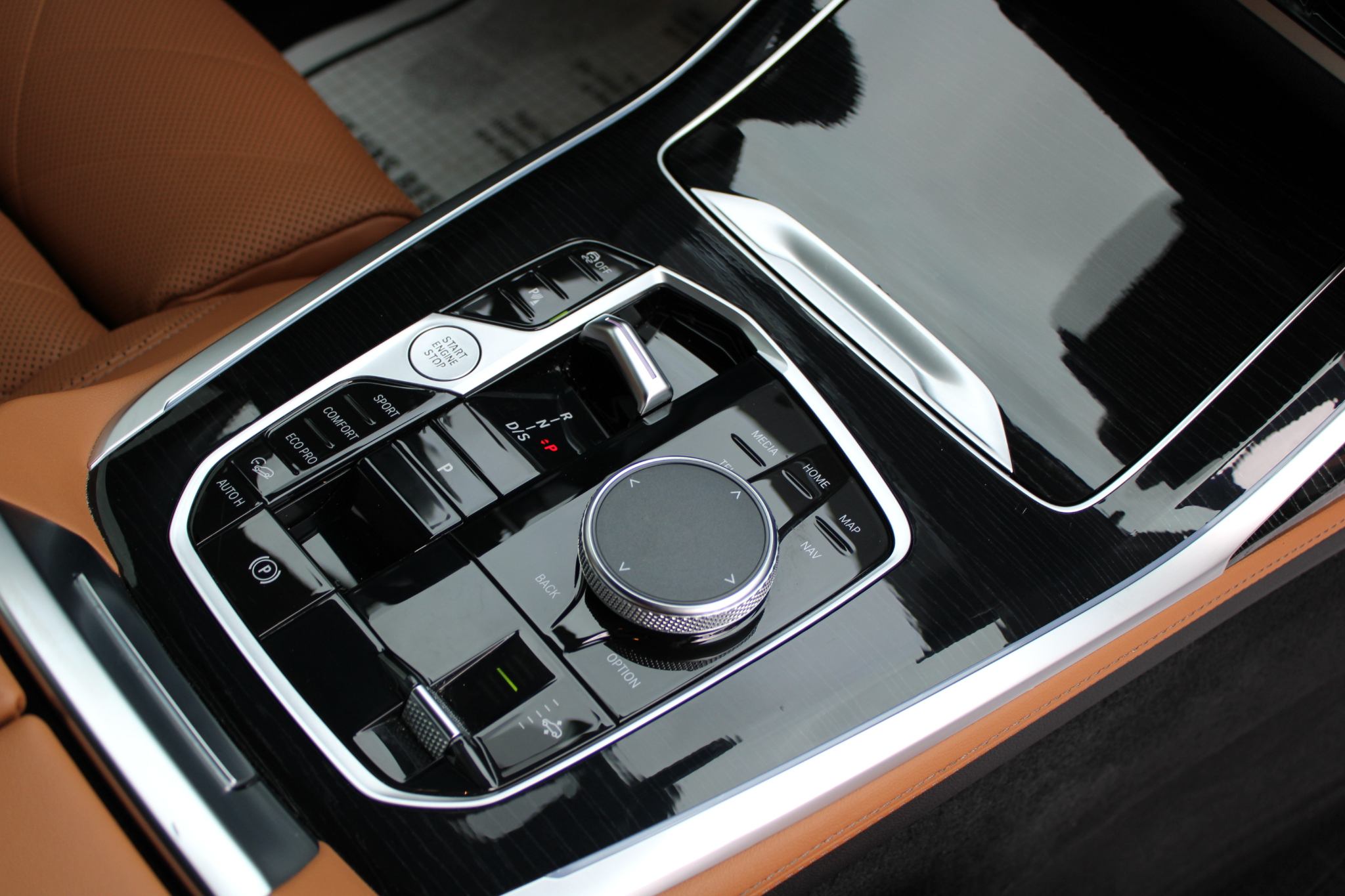 BMW X7 xDrive40i Sports Activity Vehicle 2024