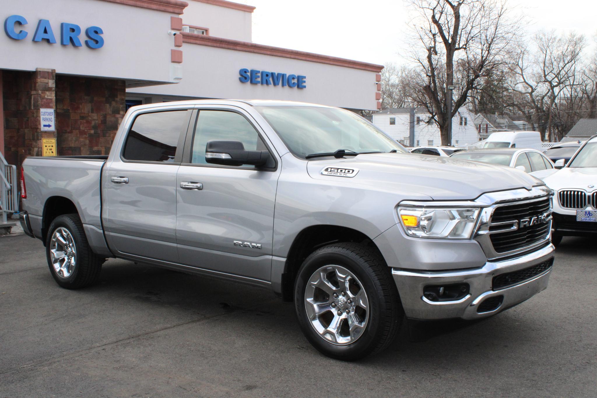 RAM 1500 Big Horn 4x4 Crew Cab 5'7" Box 2020