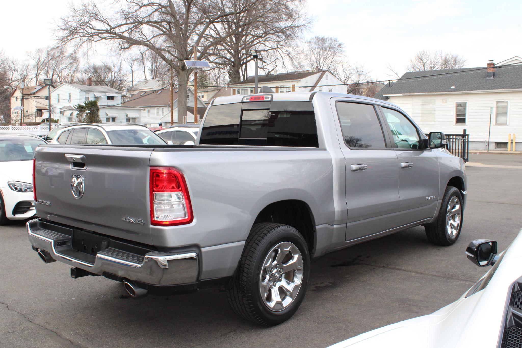 RAM 1500 Big Horn 4x4 Crew Cab 5'7" Box 2020