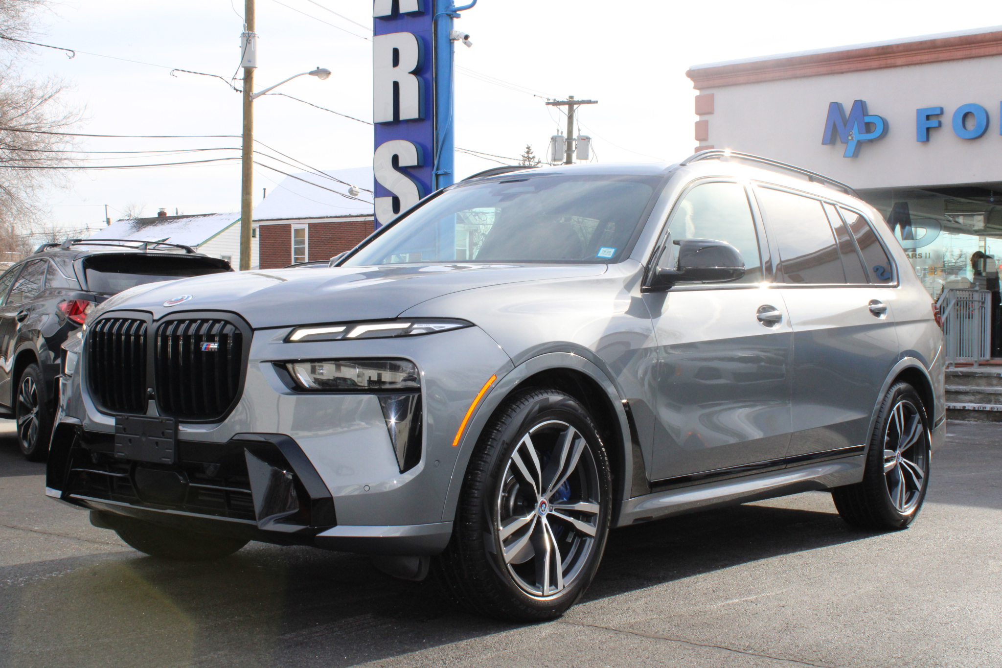 BMW X7 M60i Sports Activity Vehicle 2023