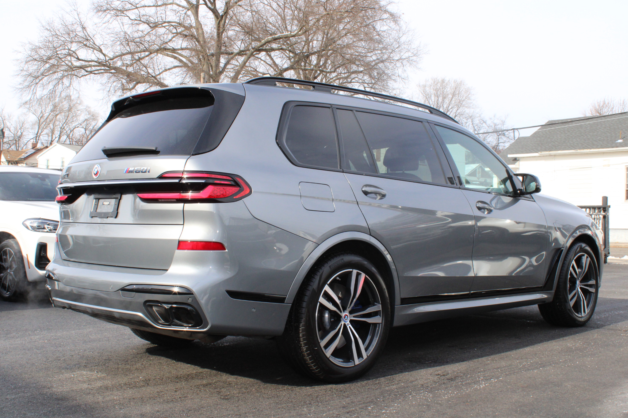 BMW X7 M60i Sports Activity Vehicle 2023