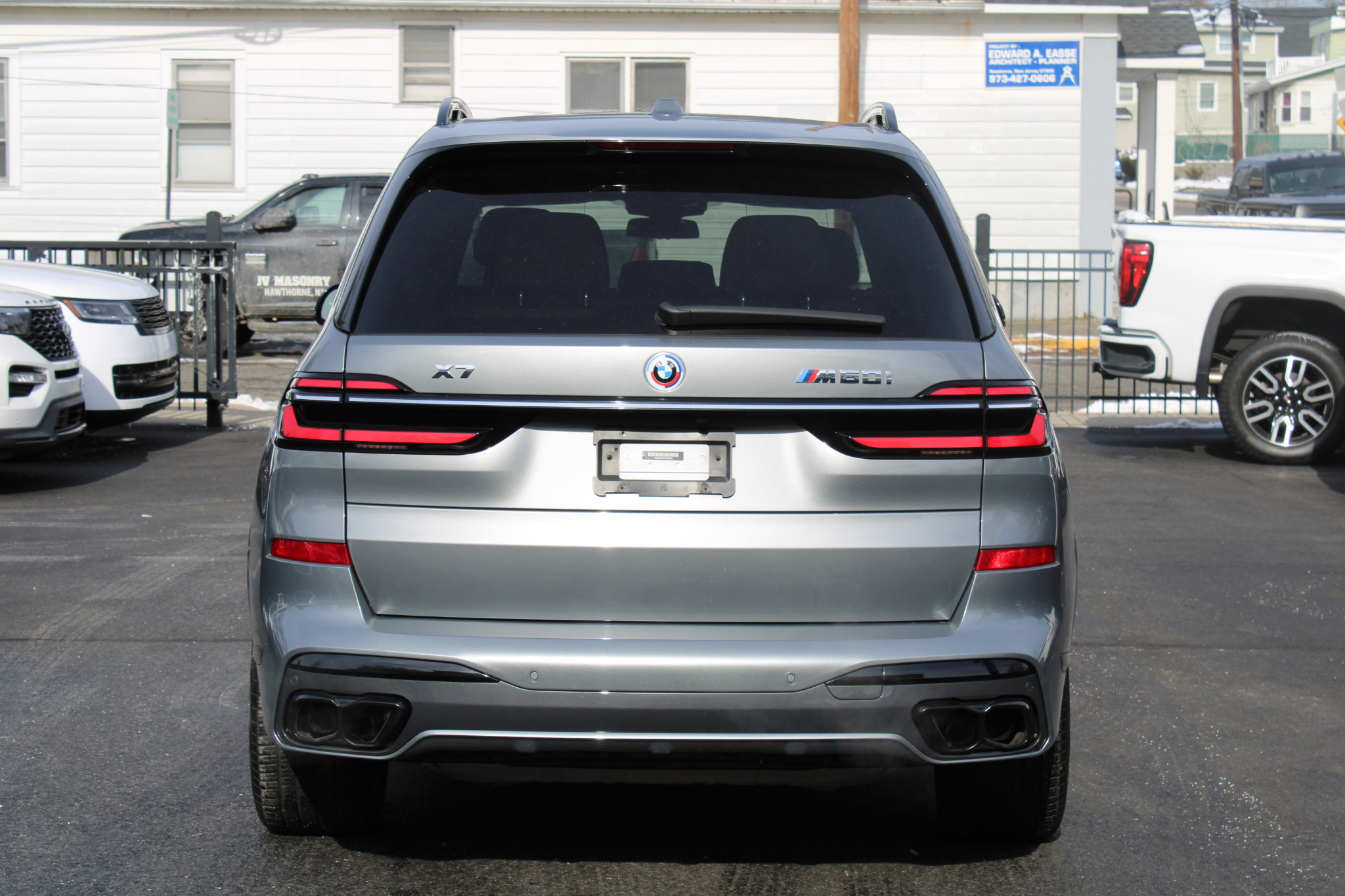 BMW X7 M60i Sports Activity Vehicle 2023