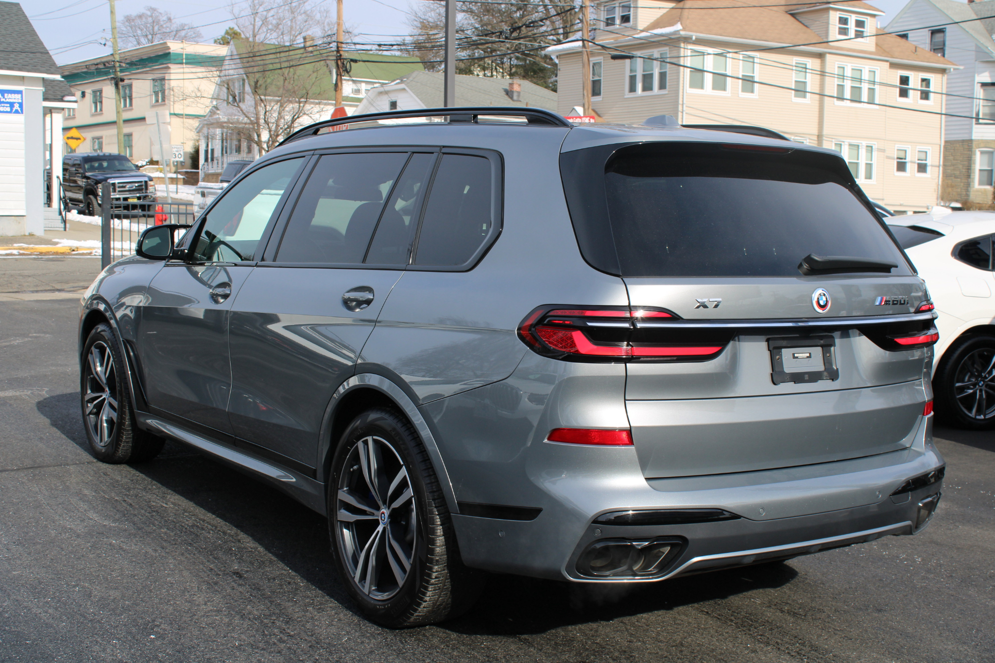 BMW X7 M60i Sports Activity Vehicle 2023