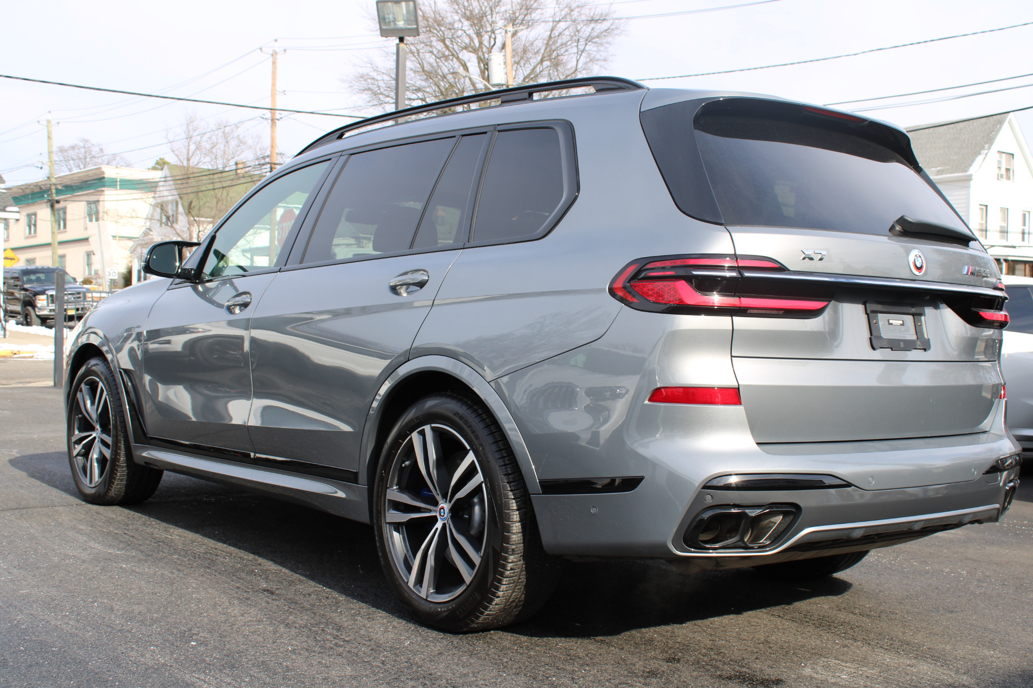 BMW X7 M60i Sports Activity Vehicle 2023