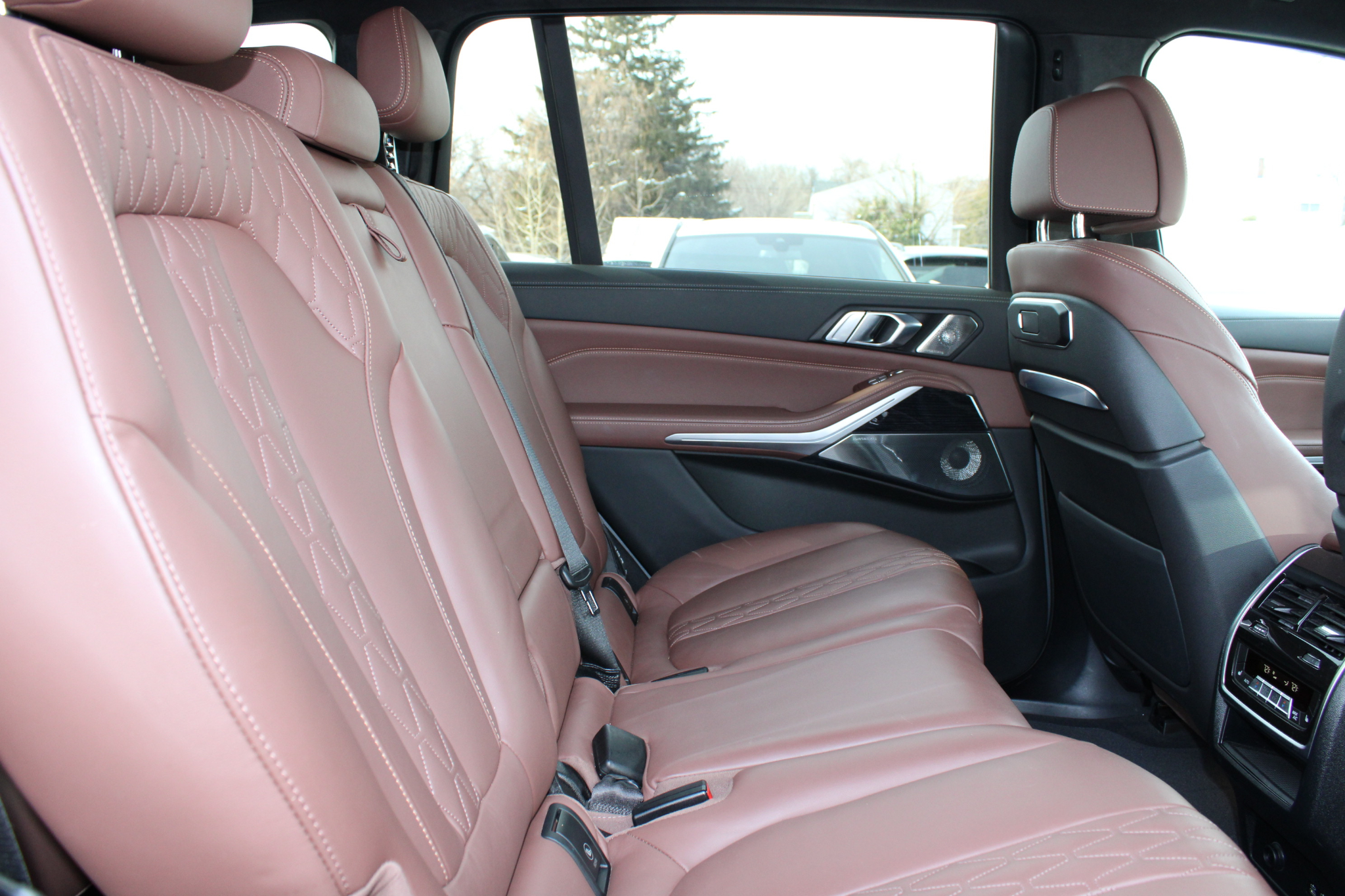 BMW X7 M60i Sports Activity Vehicle 2023