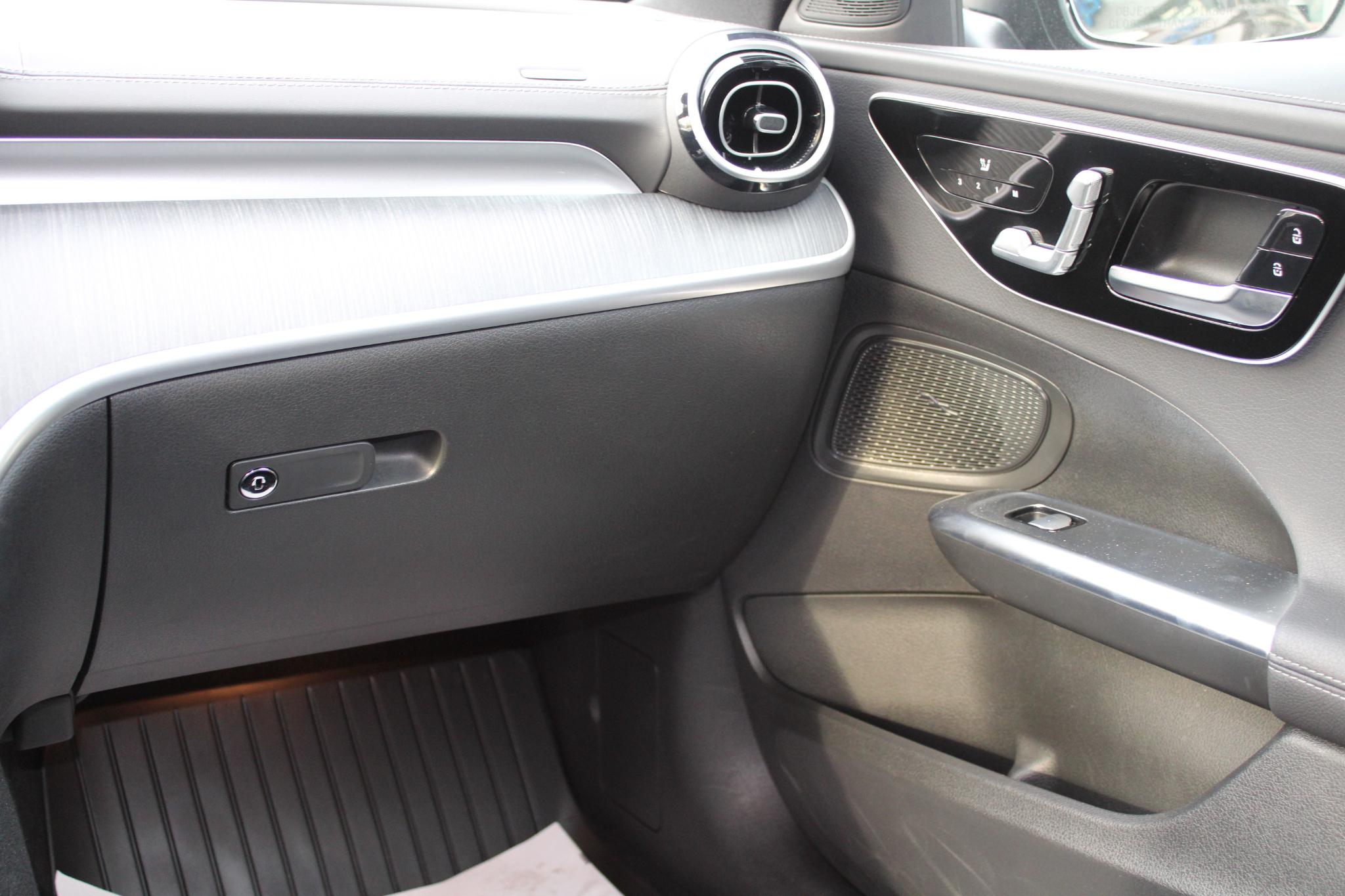 Mercedes-Benz C-Class C 300 4MATIC Sedan 2023
