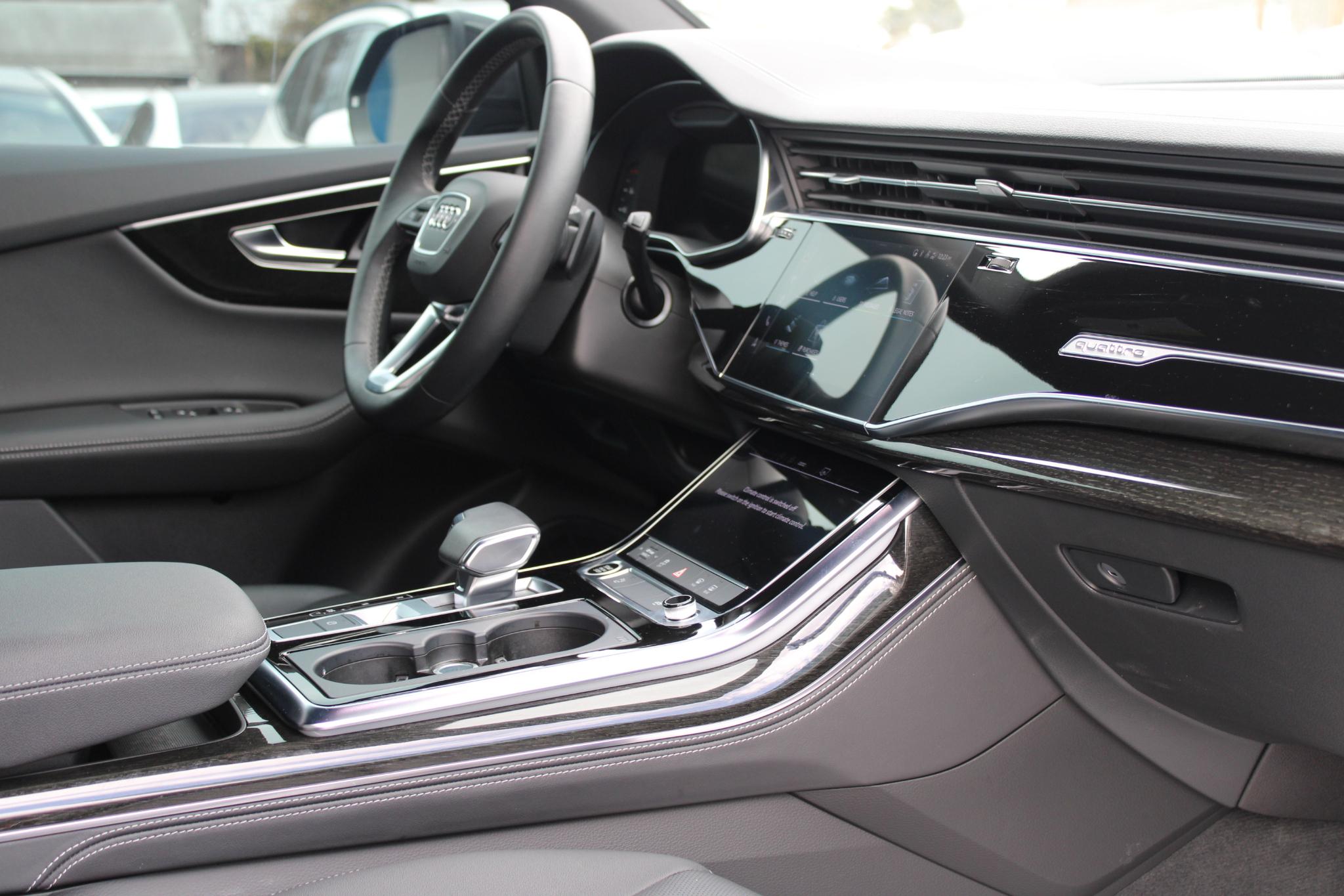 Audi Q8 Premium Plus 55 TFSI quattro 2023