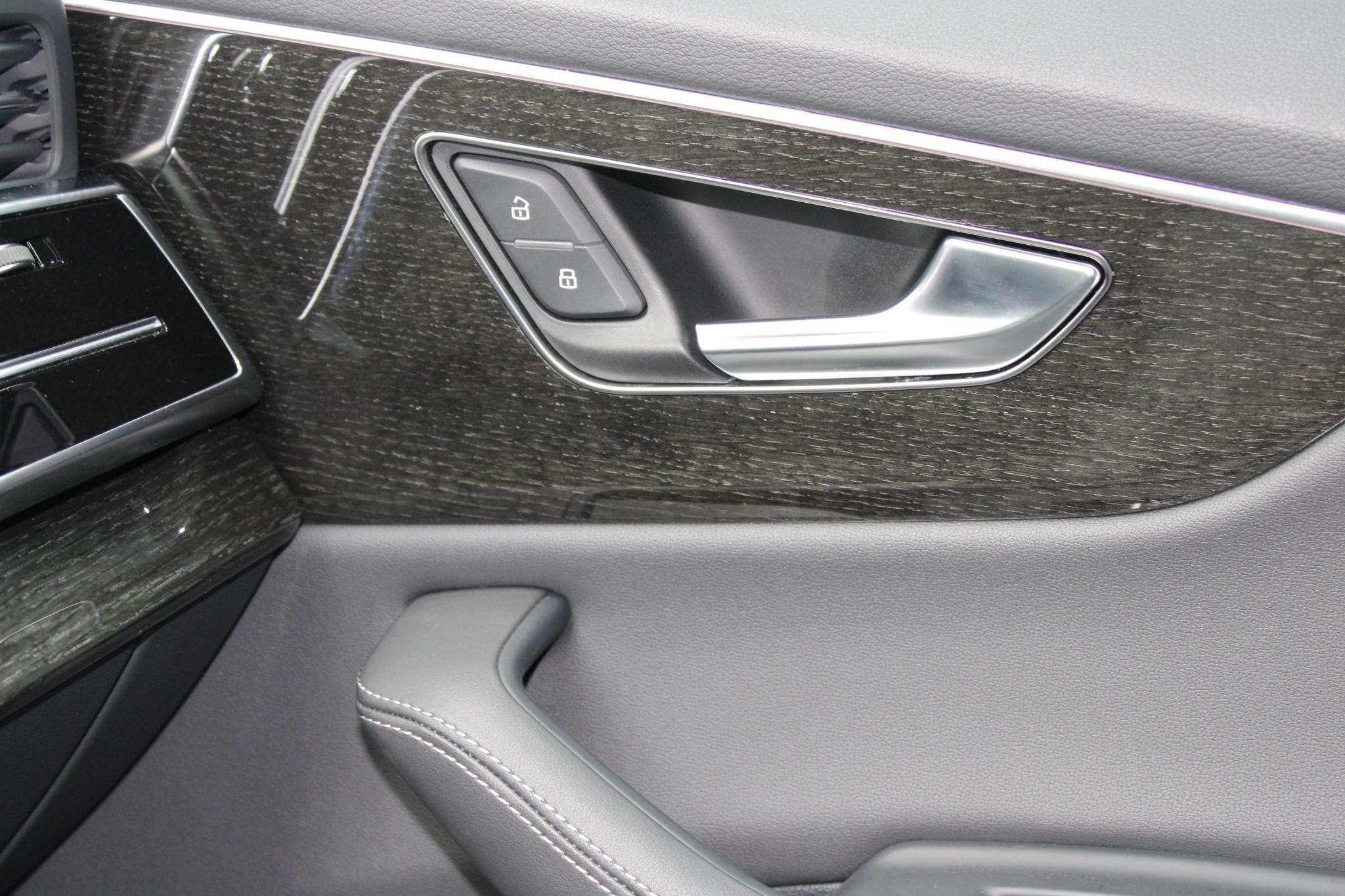 Audi Q8 Premium Plus 55 TFSI quattro 2023