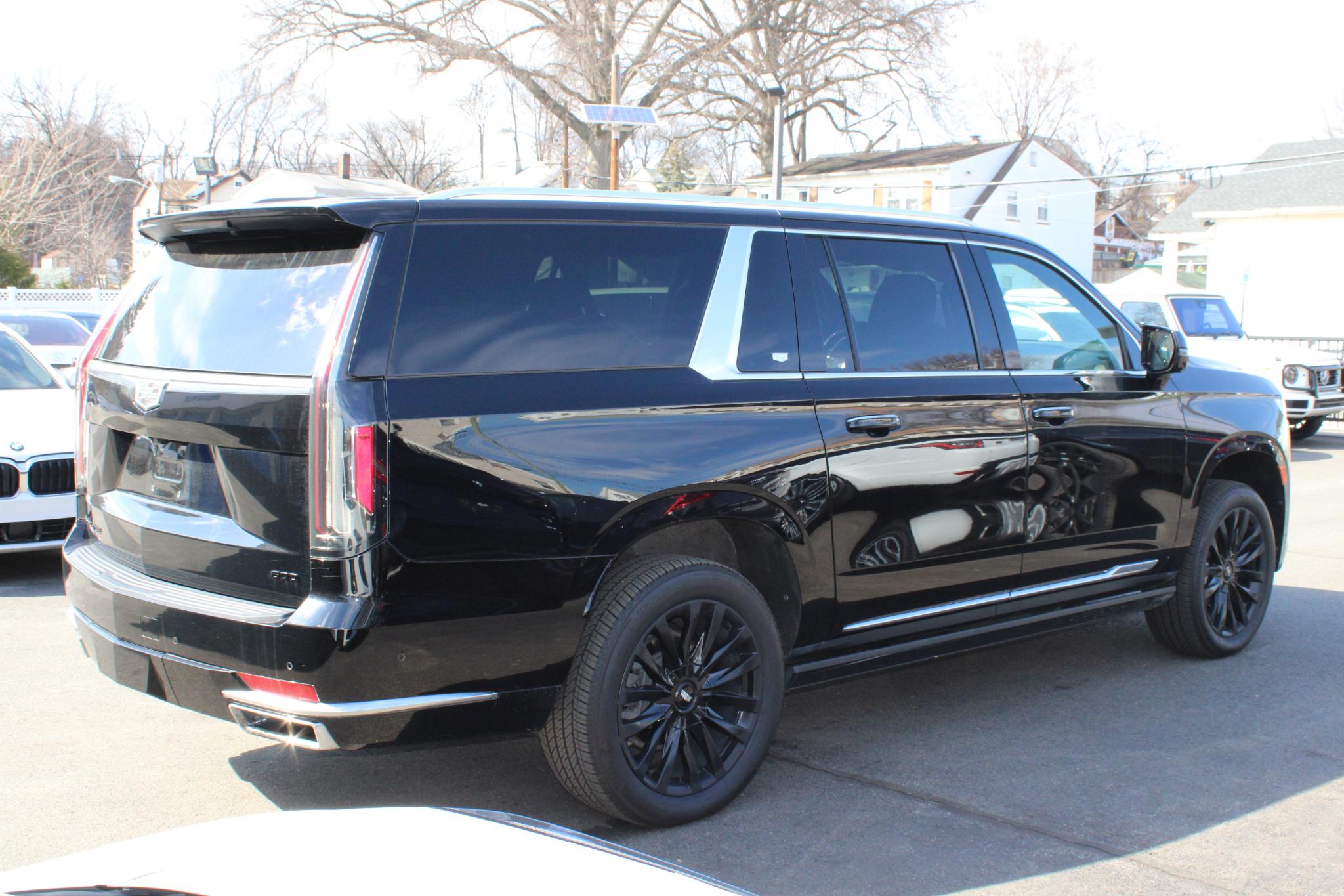 Cadillac Escalade ESV 4WD 4dr Premium Luxury 2022