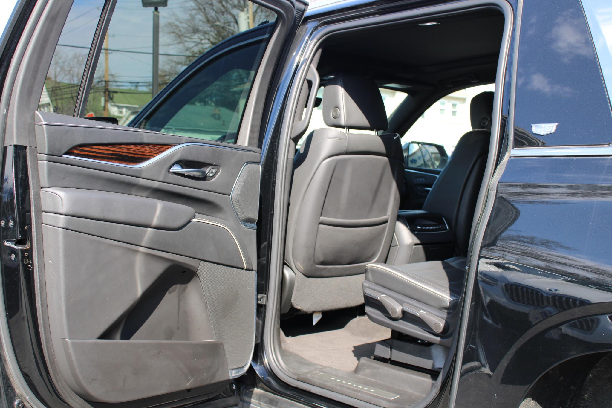 Cadillac Escalade ESV 4WD 4dr Premium Luxury 2022