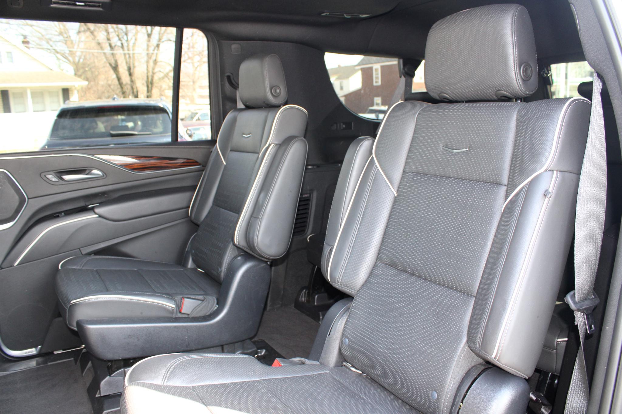 Cadillac Escalade ESV 4WD 4dr Premium Luxury 2022