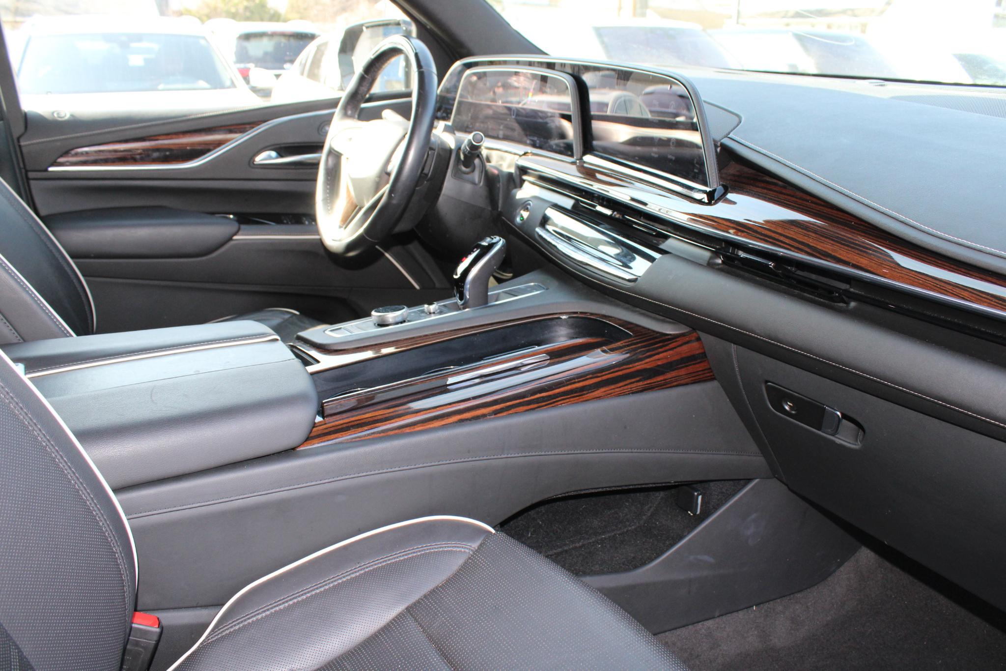 Cadillac Escalade ESV 4WD 4dr Premium Luxury 2022