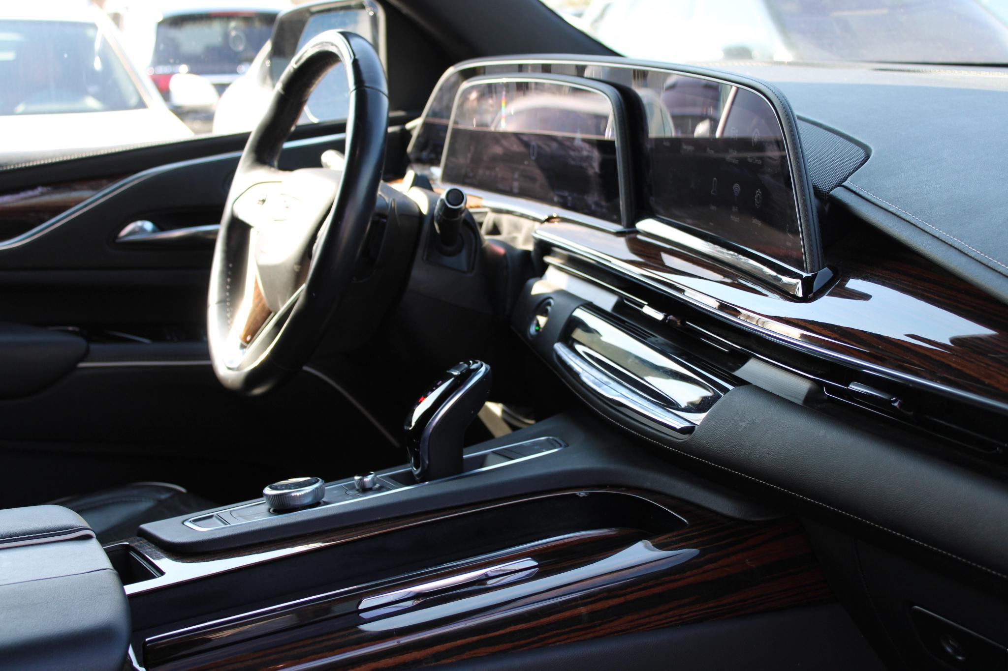 Cadillac Escalade ESV 4WD 4dr Premium Luxury 2022