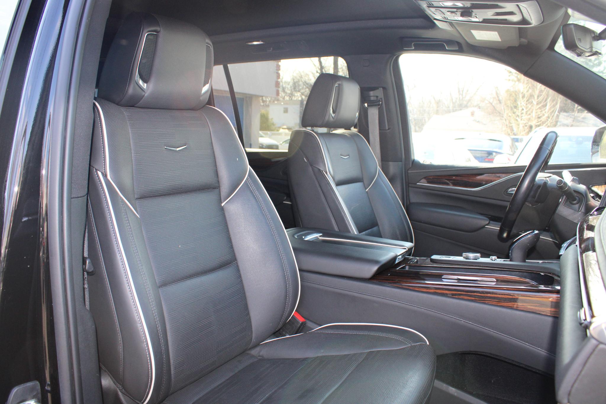 Cadillac Escalade ESV 4WD 4dr Premium Luxury 2022