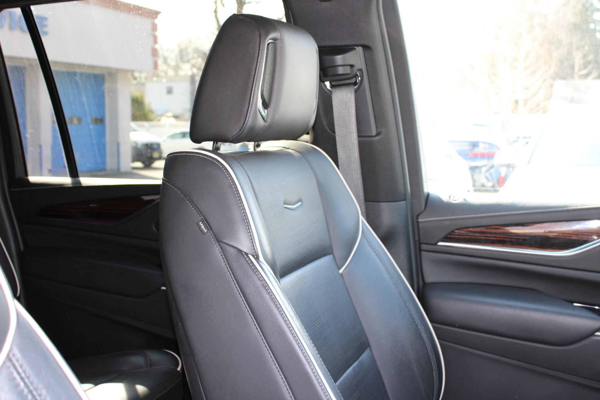 Cadillac Escalade ESV 4WD 4dr Premium Luxury 2022